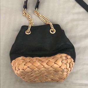 Black shoulder bag with detail